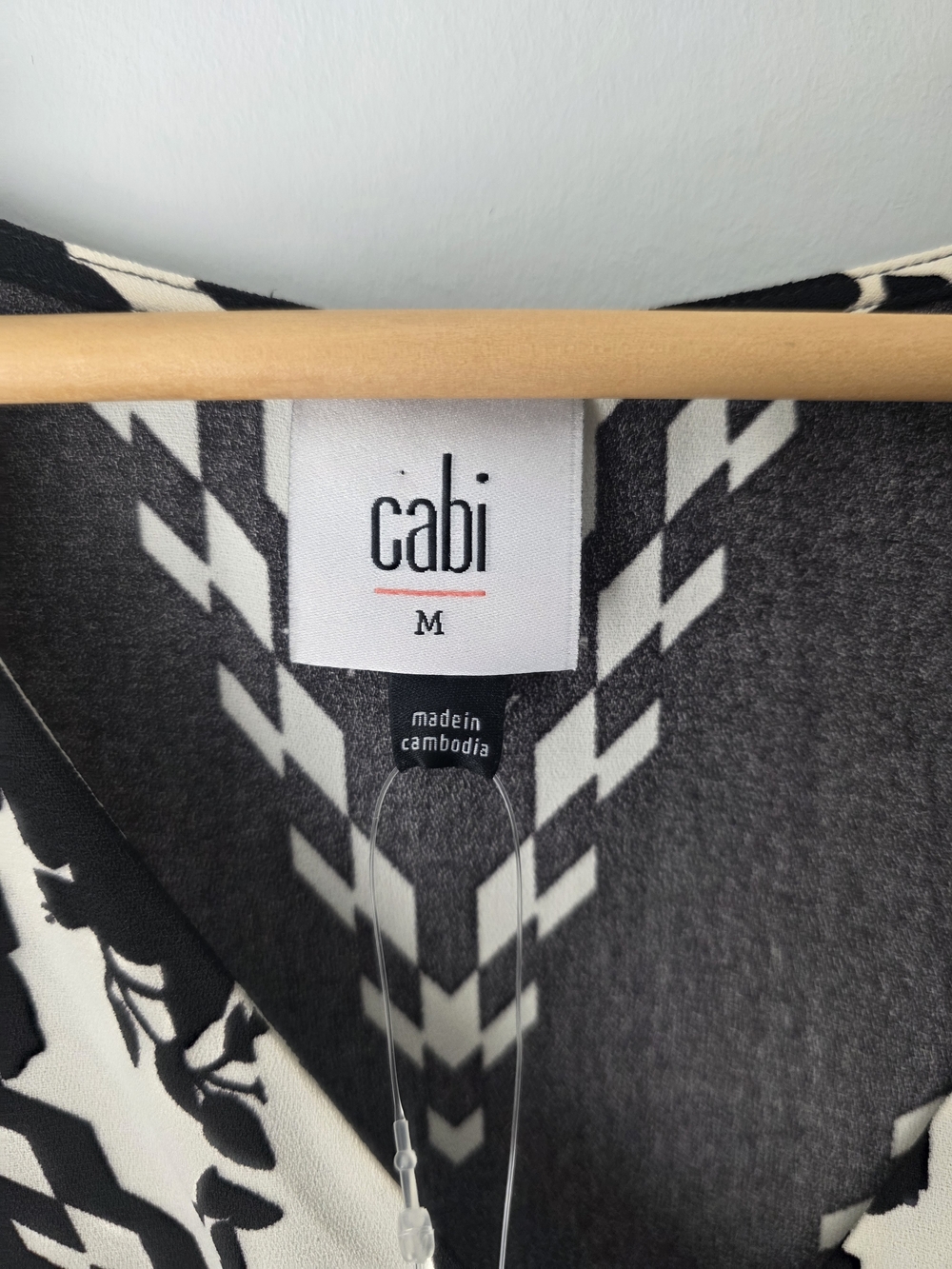 Cabi Black & White Floral V-Neck Dress Size Medium 3/4 sleeve - Picture 8 of 15